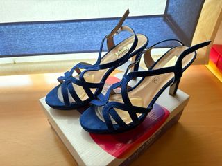 Zapatos Piel Azul - La marca
