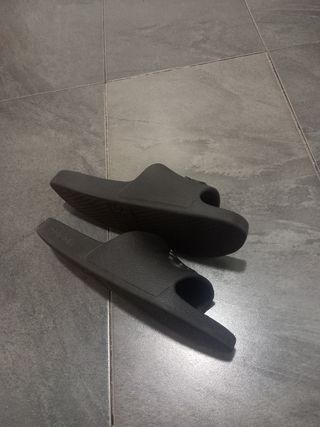 Chanclas Adidas negras talla 43