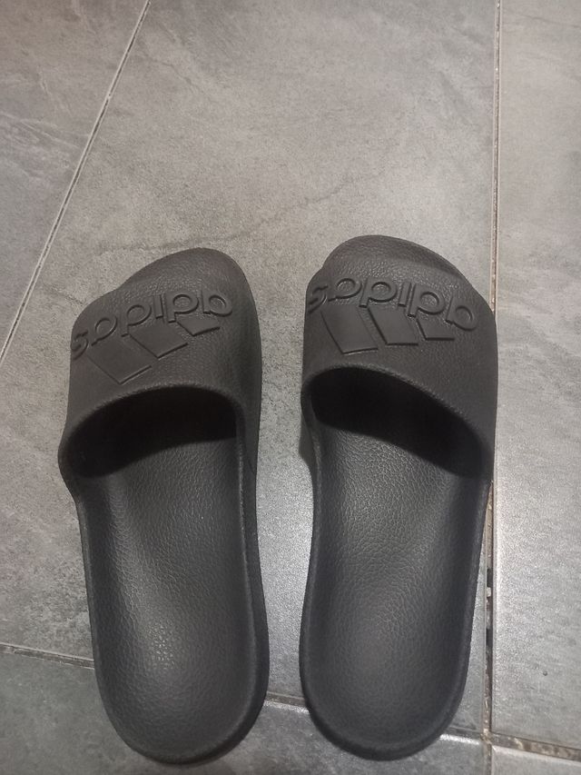 Chanclas Adidas negras talla 43