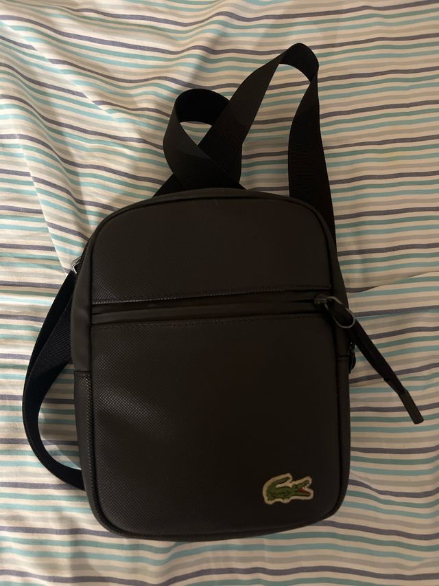 Bandolera Lacoste negra