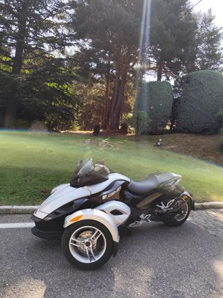Triker Bombardier Can-Am Spyder RS 990