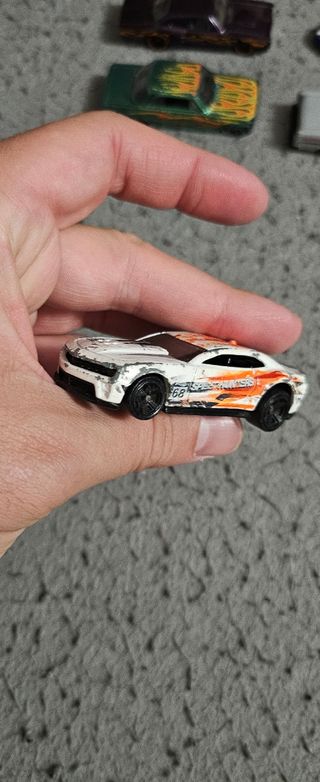 Hot Wheels '12 Camaro - Macchina