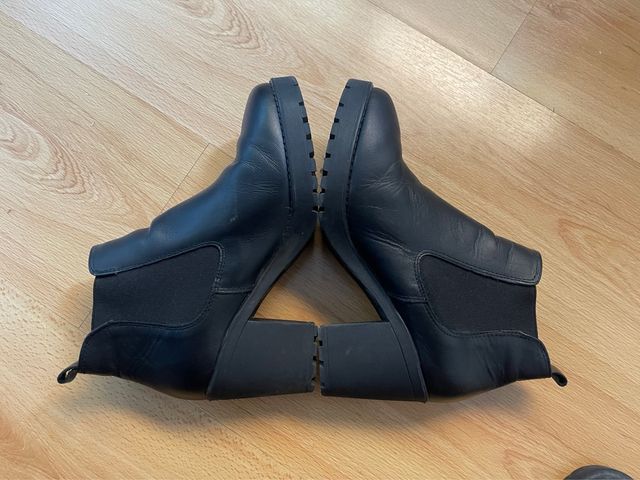 Botines negros de tacón