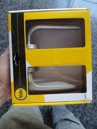 Manijas Yale para puerta - 2 unds