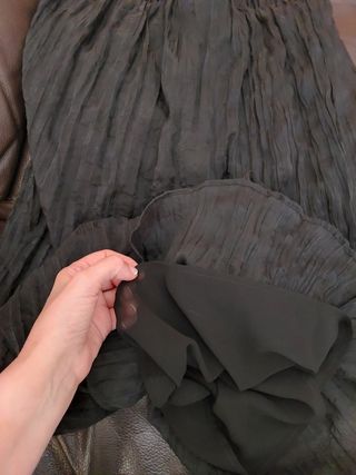 Falda Zara negra midi arrugada T-S