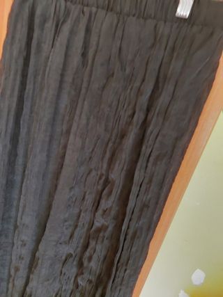 Falda Zara negra midi arrugada T-S