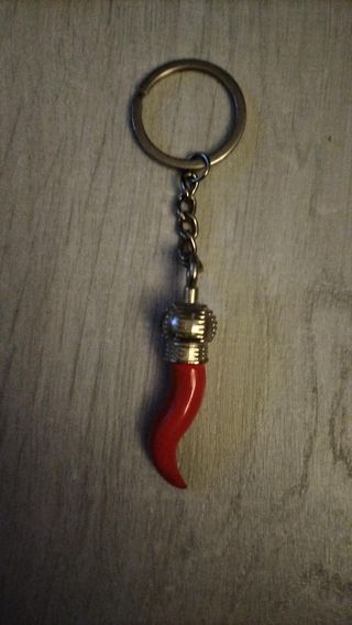 Portachiavi corno rosso portafortuna