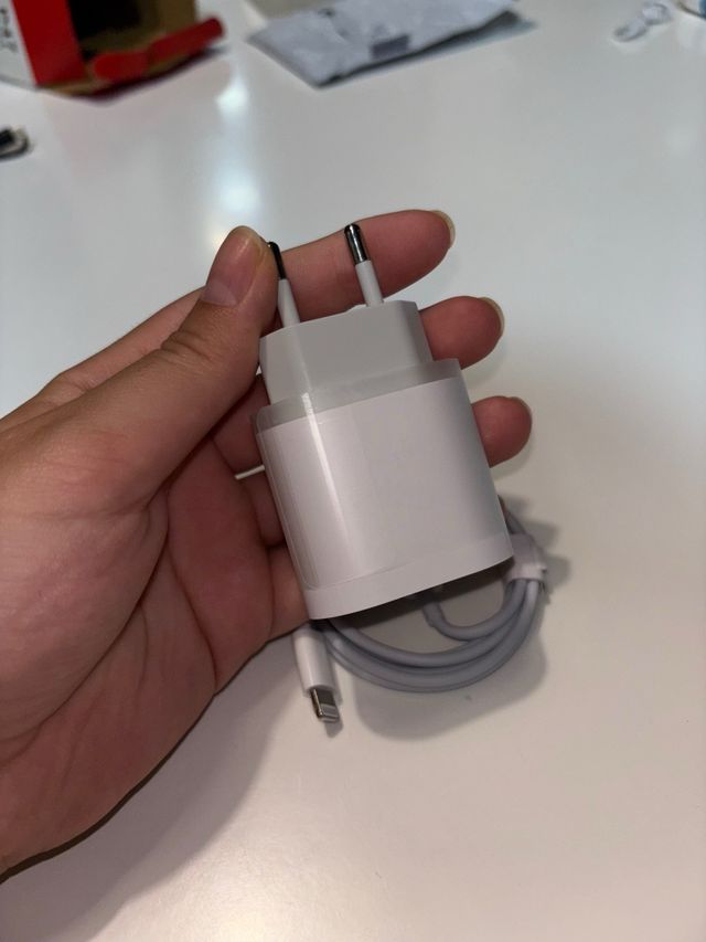 Cargador USB-C + Cable Lightning