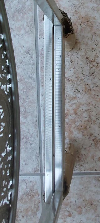Mesa metalica plegable decorativa de ACTION