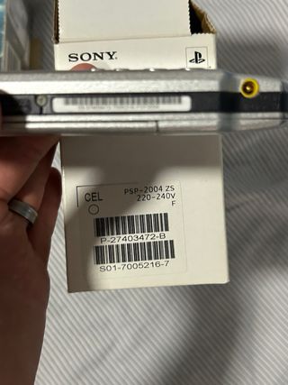 PSP 2000 Crisis Core FFVII SERIAL MATCH