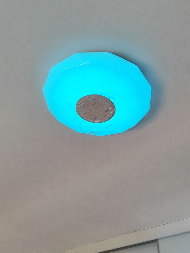 Lampara techo Bluetooth blanca
