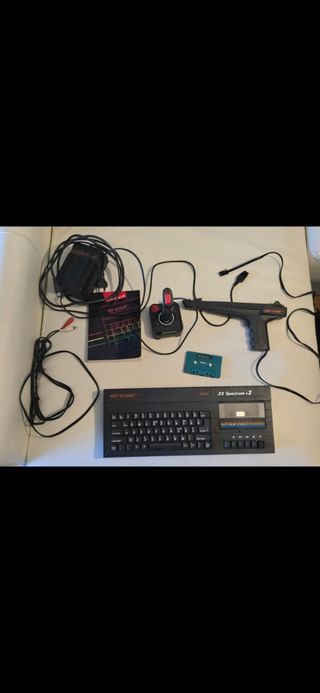 ZX Spectrum +2 128k + JOSTICK + PISTOLA + manual