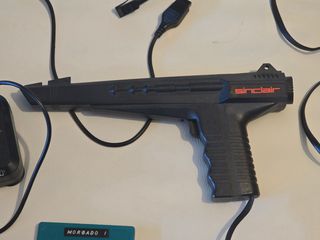 ZX Spectrum +2 128k + JOSTICK + PISTOLA + manual
