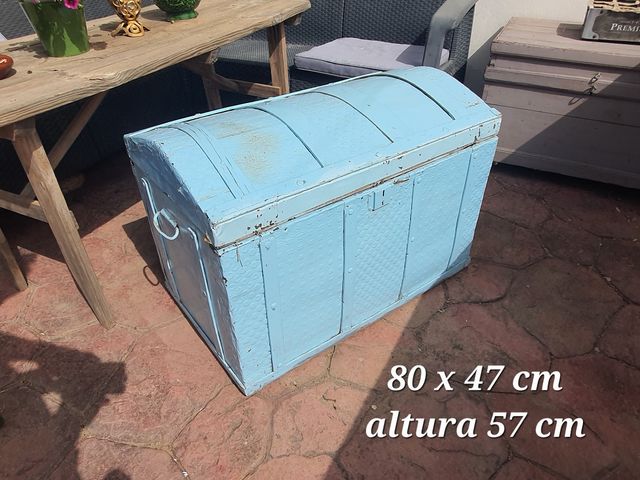 Cofre antiguo azul 80x47x57cm