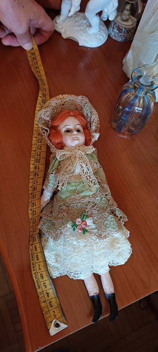 Bambola antica in porcellana