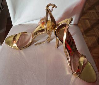 Zapatos Zara dorados 36