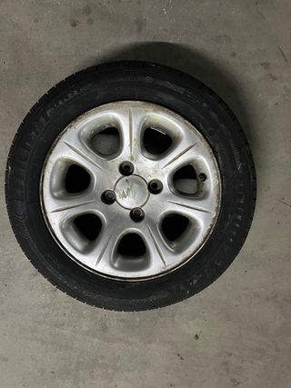 Llanta Saxo VTS - Neumático nuevo