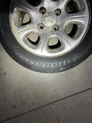 Llanta Saxo VTS - Neumático nuevo