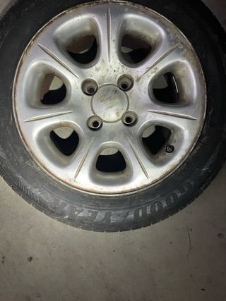 Llanta Saxo VTS - Neumático nuevo