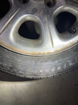 Llanta Saxo VTS - Neumático nuevo