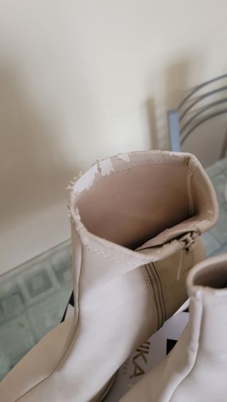 Botines Stradivarius crema tacón