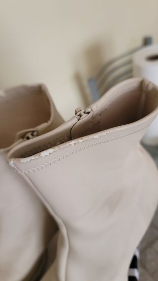Botines Stradivarius crema tacón