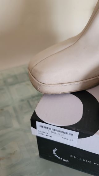 Botines Stradivarius crema tacón
