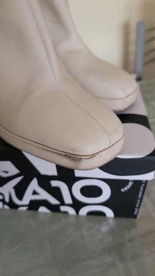 Botines Stradivarius crema tacón