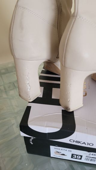 Botines Stradivarius crema tacón