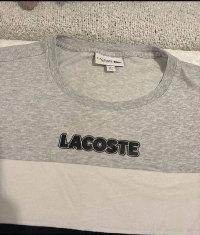 Camiseta Lacoste gris y negra