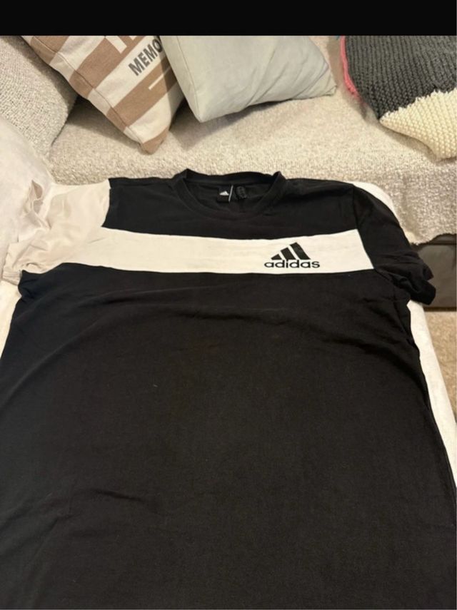 Camiseta Adidas c/franja blanca