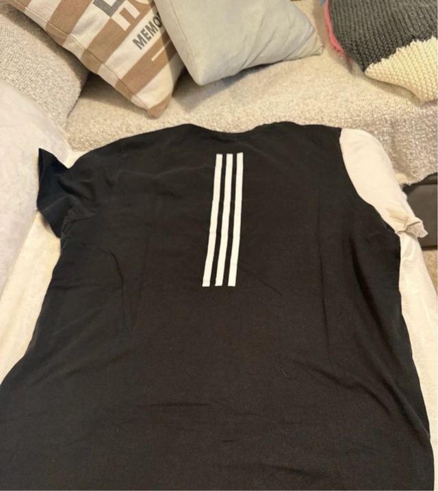 Camiseta Adidas c/franja blanca