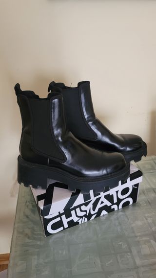 Botines chelsea negros Zara - suela track