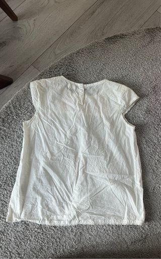 Blusa blanca bordada flores