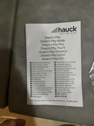 Cuna de viaje y colchón. usada una vez
