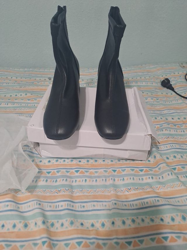 Stivaletti neri da donna