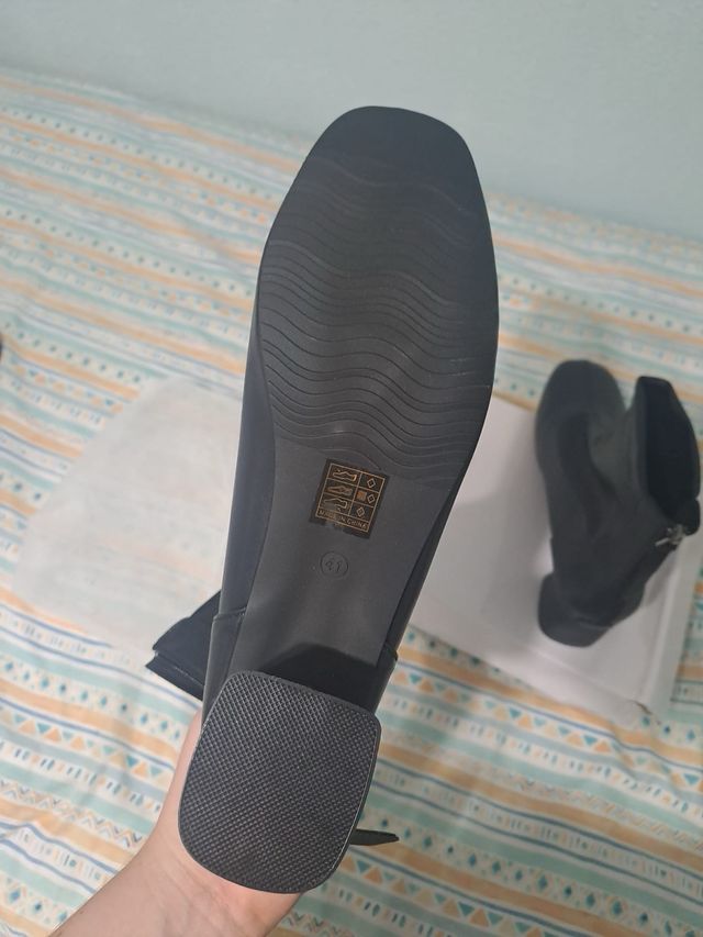 Stivaletti neri da donna