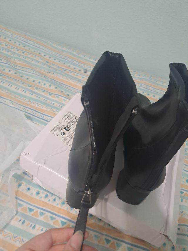 Stivaletti neri da donna