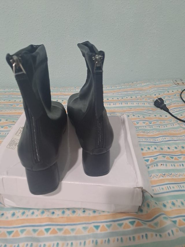 Stivaletti neri da donna