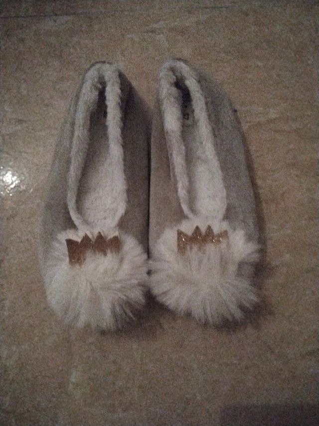 Pantuflas Invierno - Corona con brillantina dorada