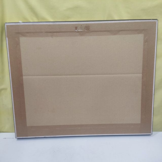  Marco dorado con paspartú y lámina .