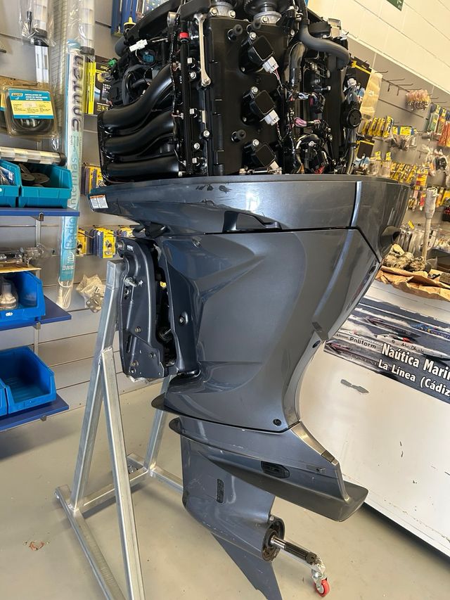 Motor fueraborda Yamaha 300 4.2  14500