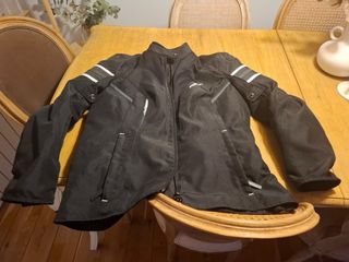 Cazadora moto mujer  . marca Ixon