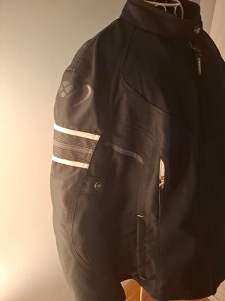 Cazadora moto mujer  . marca Ixon
