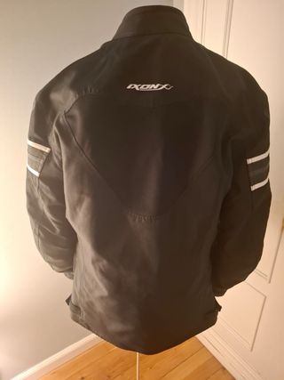 Cazadora moto mujer  . marca Ixon
