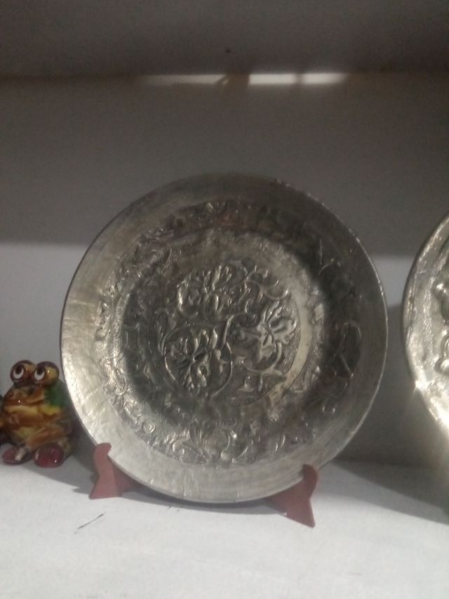 Platos metalicos decorativos