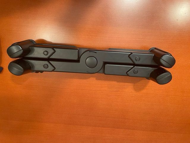 Soporte CPU con ruedas negro “OFERTA”