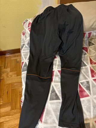 Pantalón chándal Nike negro con muy poco uso
