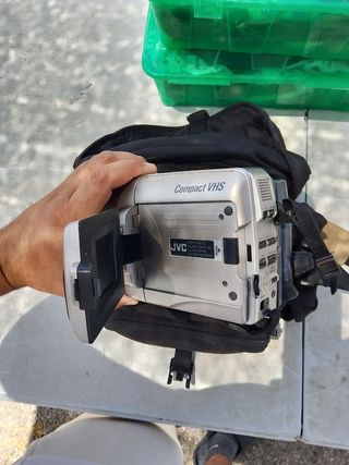 Cámara video JVC VHS compacta