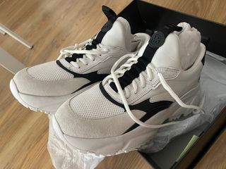 Zapatillas MICHAEL KORS blancas y negras